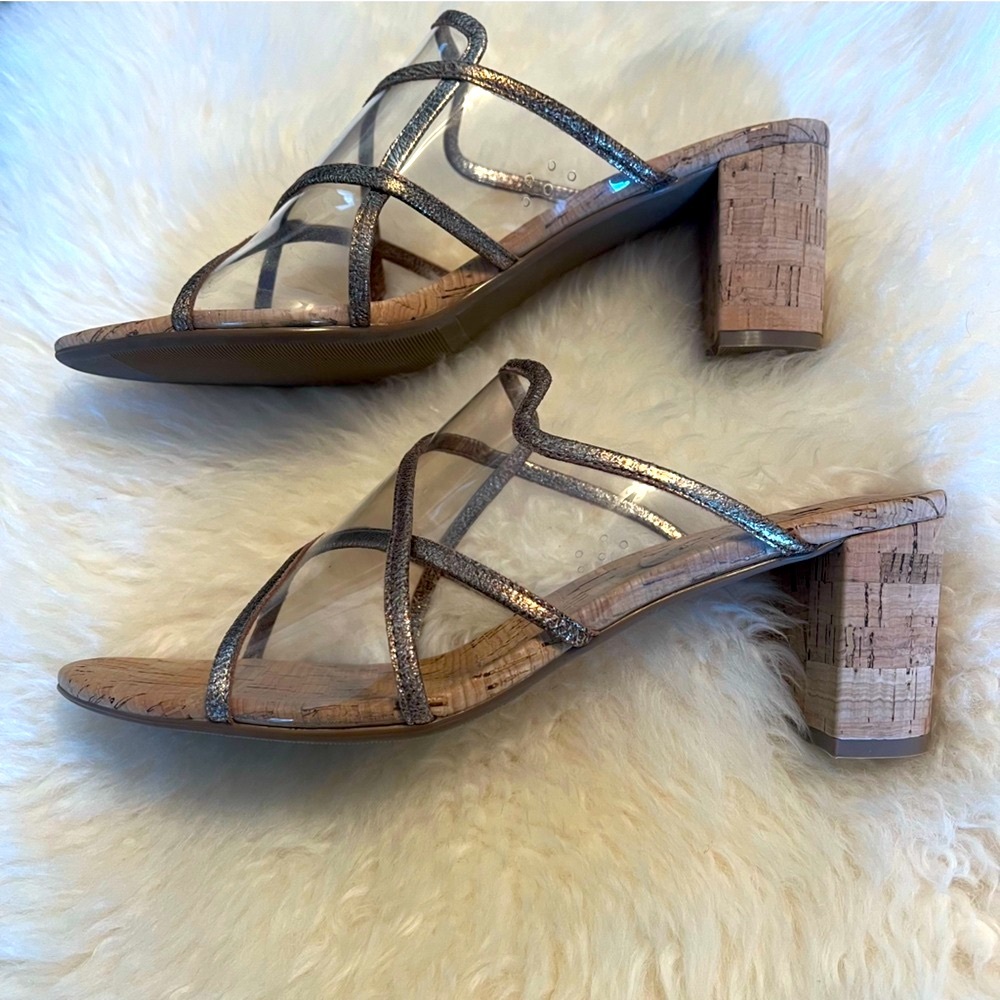 VANELi SLIDE SANDALS•SIZE 10• GOLD WITH CORK SOLES